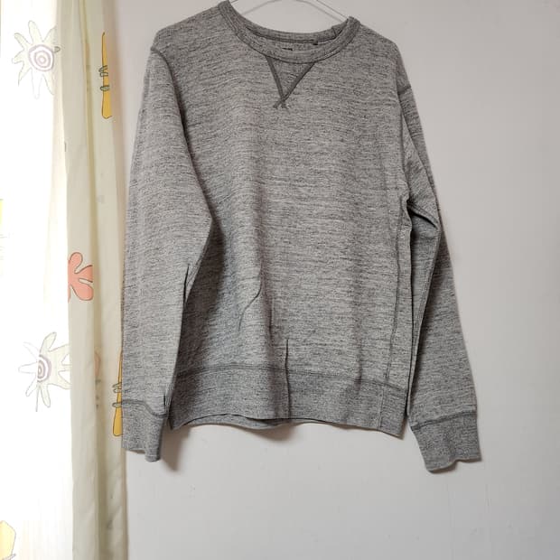 유니클로 회색 맨투맨 티셔츠 L