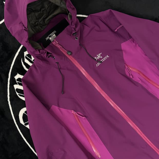 아크테릭스 고어텍스 베타 퍼플 바람막이 m(95-100)
