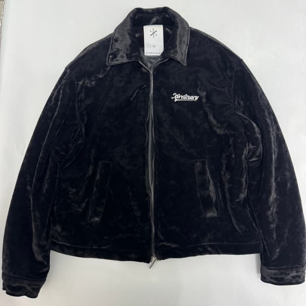 (급처) 엑스오디너리 팝업 한정 벨벳 자켓 OS