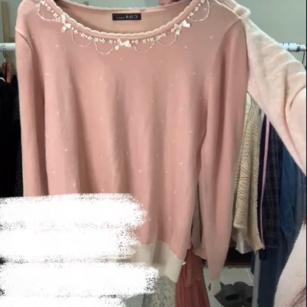 핑크 진주 디테일 롱슬리브