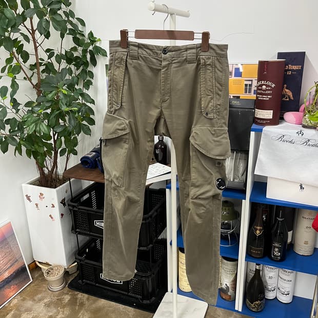 Cp컴퍼니 렌즈와펜 탄창포켓 카고팬츠 46 