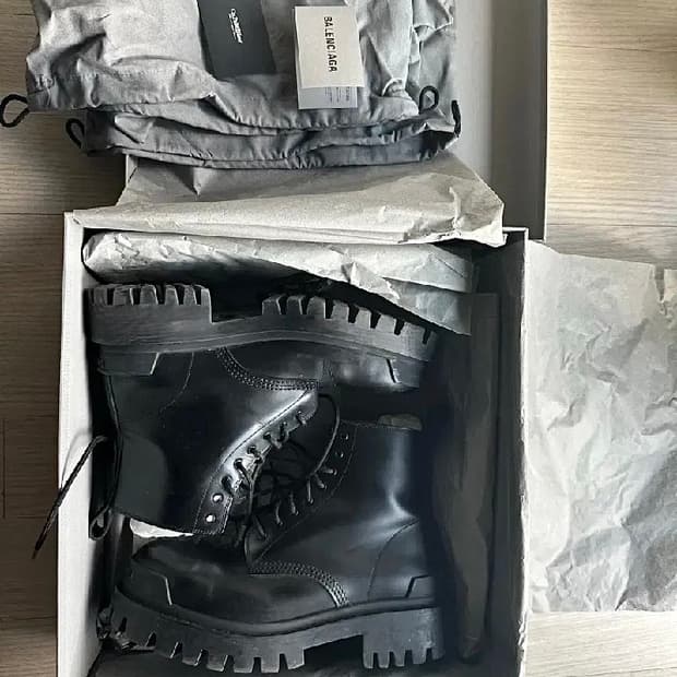 발렌시아가 스트라이크 레이스업 부츠 40