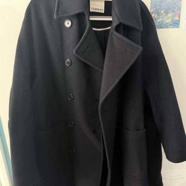 톰보이 블랙 더블코트