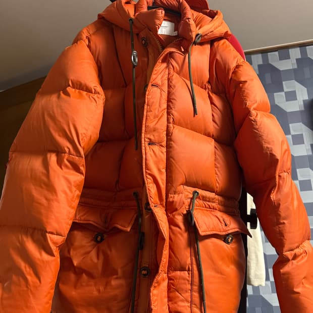 아웃스탠딩 카라코람 오렌지 패딩 2