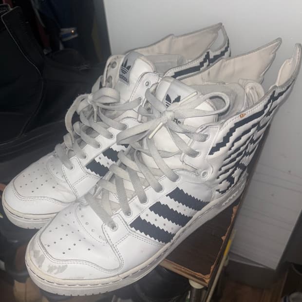 [ADIDAS X JEREMY SCOTT] 화이트 픽셀 윙 하이 275