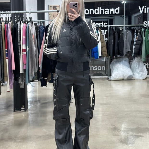 아디다스 크롭 숏패딩