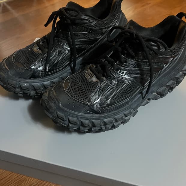 발렌시아가 디펜더 42