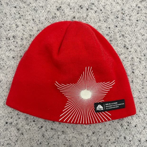 N233. 나이키 acg 비니