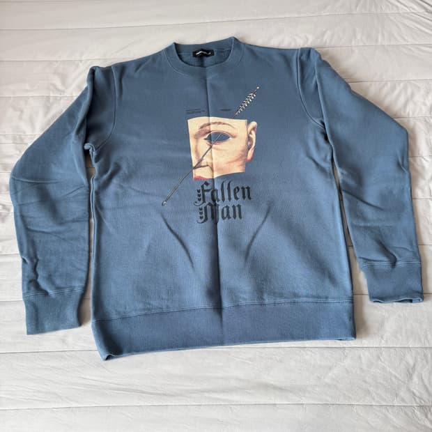 언더커버 / Fallen Man 프린팅 스웻셔츠 블루 / 3
