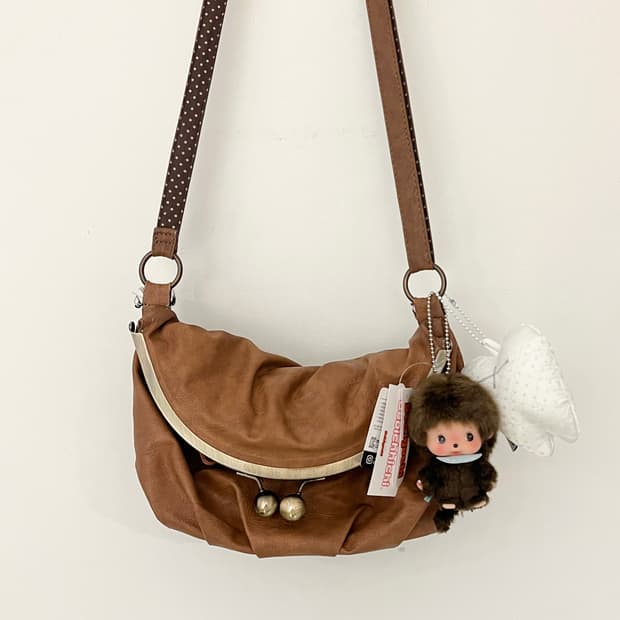 가마구치 가죽 크로스백 〰️