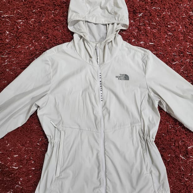 노스페이스 정품 여성용 바람막이 자켓 S
