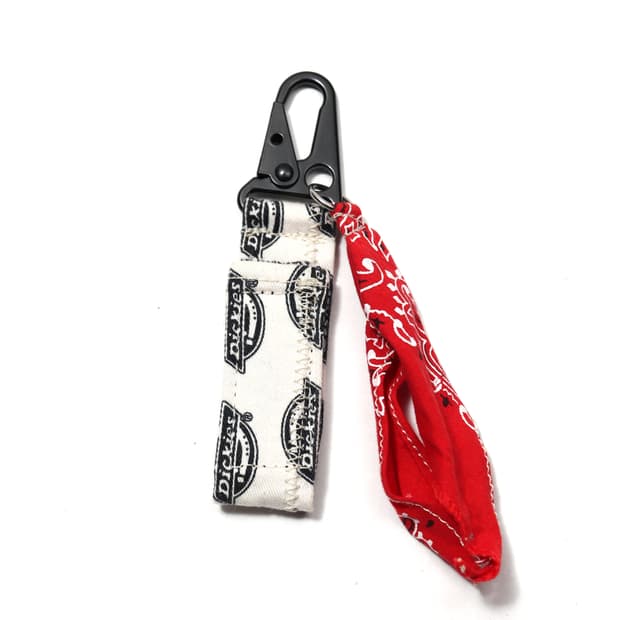  디키즈 리메이크 캡 키링 size 3.5*14