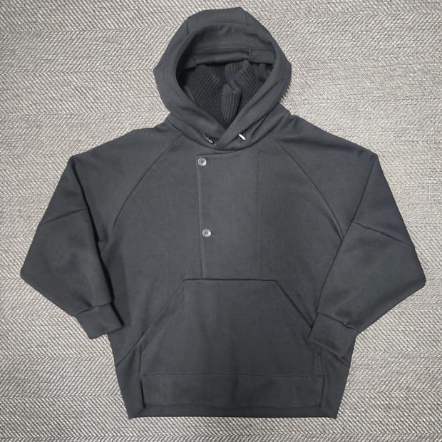 한섬 시스템옴므 블랙 후드티 단추 디테일