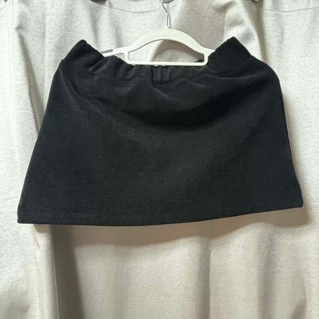 블랙업 미니스커트