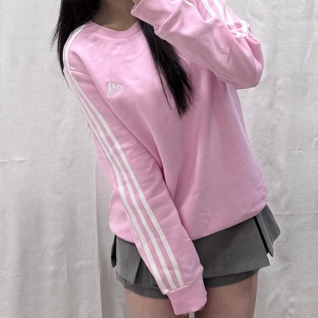 아디다스 베이비핑크 맨투맨