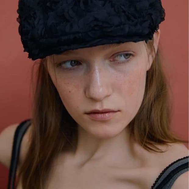 어썸니즈 클래식 헌팅 캡_로즈 블랙 모자