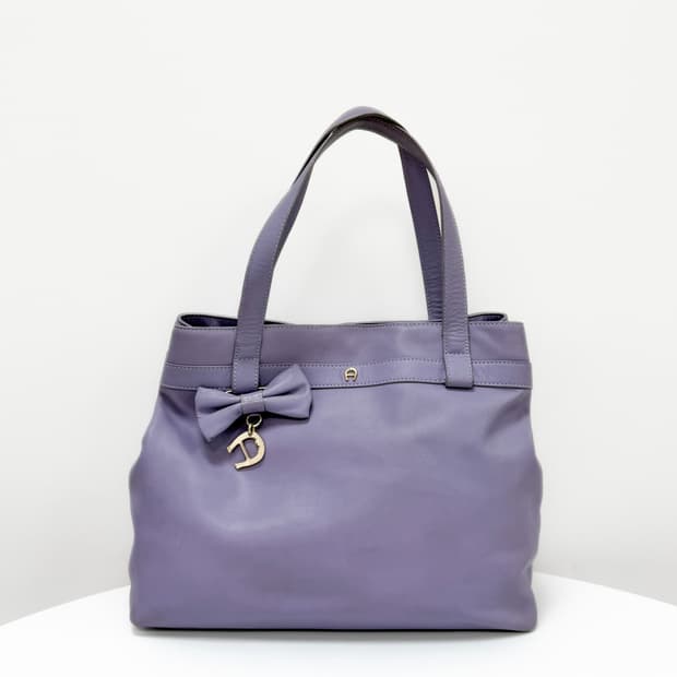 아이그너 라일락 카프스킨 보우 토트 & 숄더백