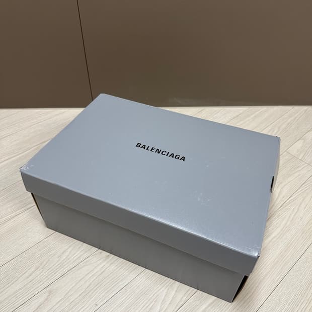 발렌시아가 3XL 블랙 43