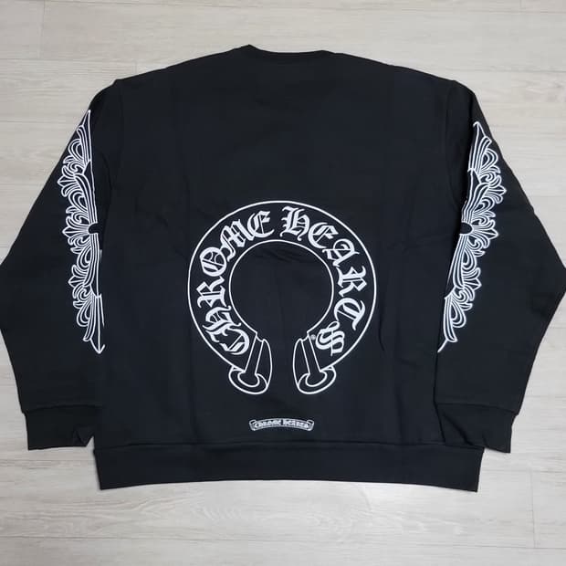 크롬하츠 홀스슈 맨투맨 황금사이즈 L