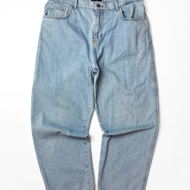 데우스 엑스 마키나 박스로고 스트레이트 데님 팬츠 PN5661