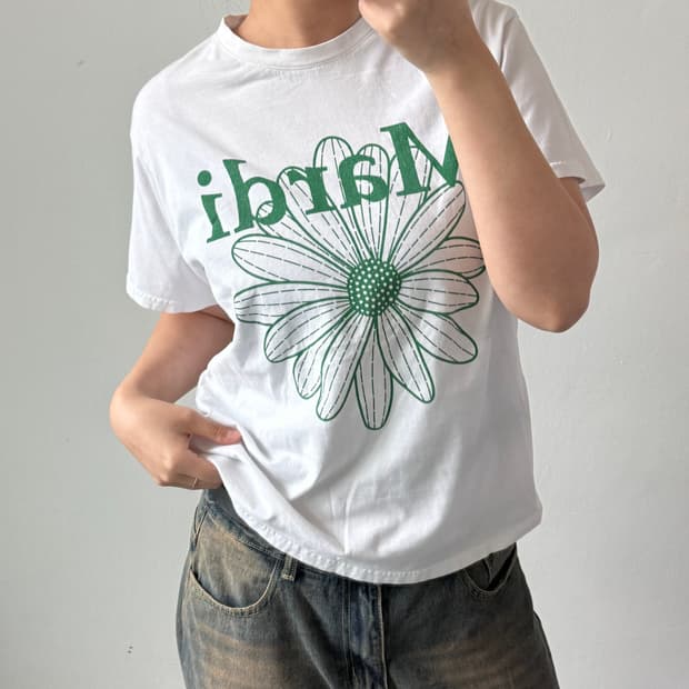 마르디메크르디 화이트 반팔