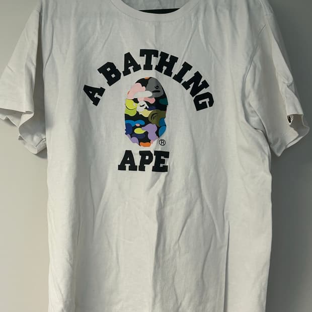 베이프 반팔티 팔아요 