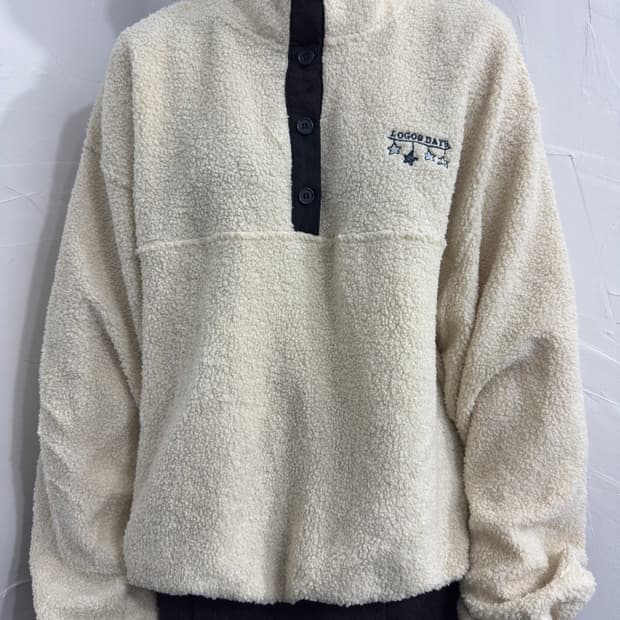 logos fleece half zipup