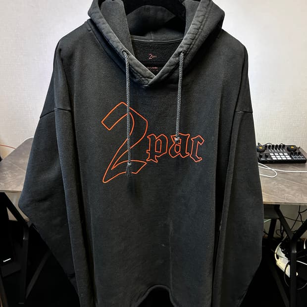 브이론 X 투팍 로고 후드 스웻 