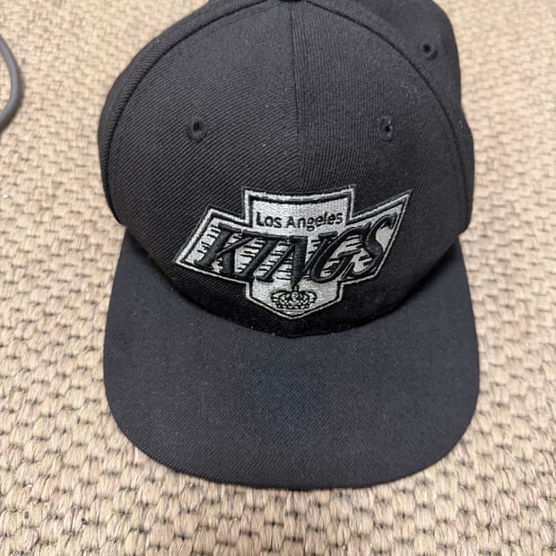 Mitchell & Ness LA Kings 빈티지 스냅백 