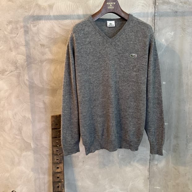 라코스테 브이넥 램스울 니트 100