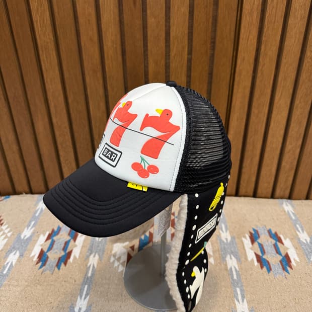 [OS] 캐피탈 컨트리 럭키버드 럼버 트럭 캡