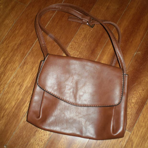 브라운 가죽 크로스백