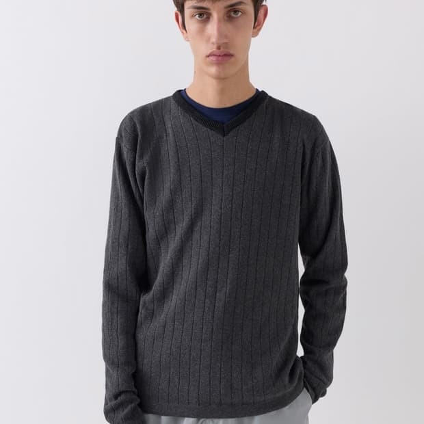 [L,XL]기마구아스 Dante 브이넥 니트/차콜