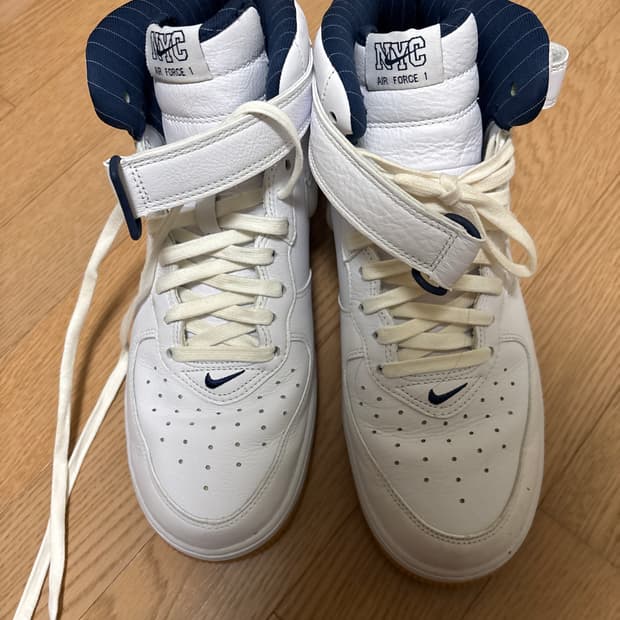 나이키 에어포스1 미드 NYC 화이트 판매