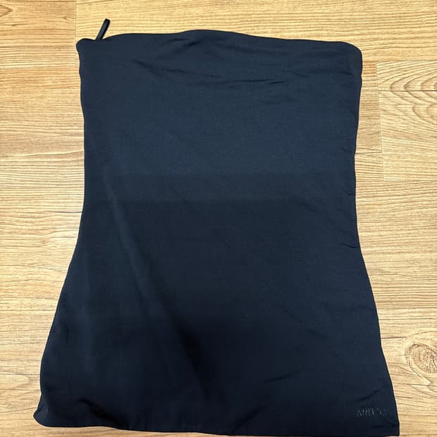 ARITZIA contour 튜브탑