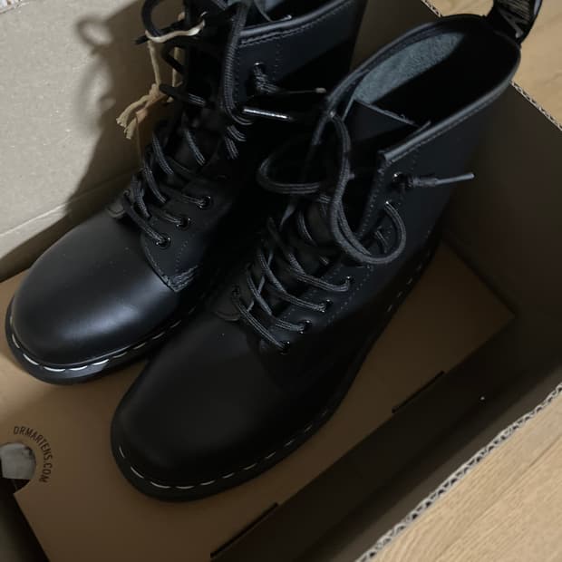 닥터마틴 1460 화이트 스티치 260