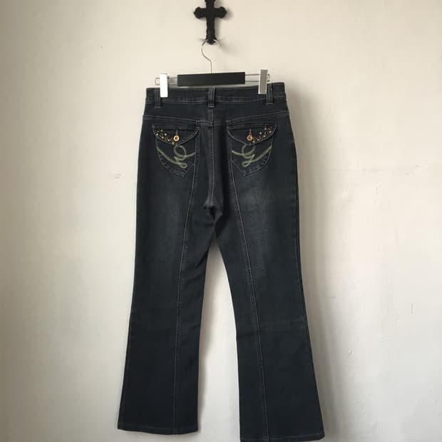 Back pocket point pants