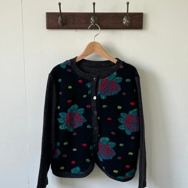 WiNDEL 플라워 아트 스웨터 가디건