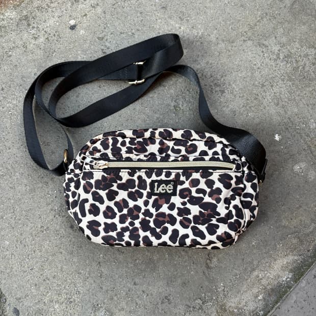 Lee 리 레오파드 호피 미니 크로스백 가방