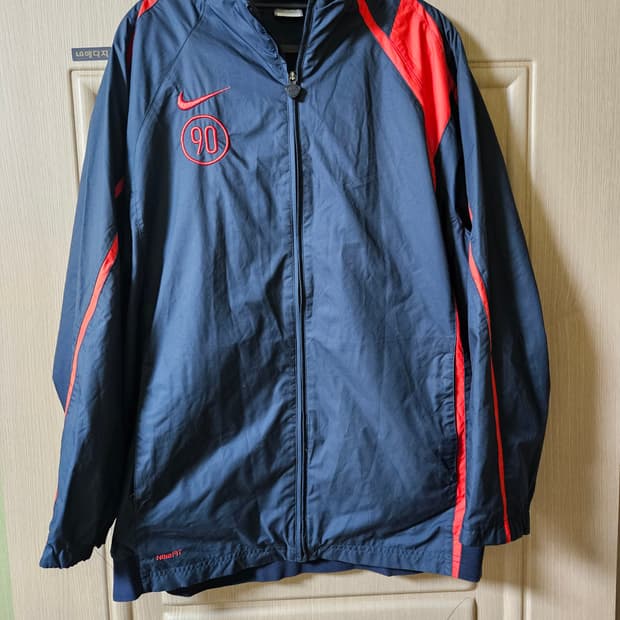 나이키 바람막이 105사이즈