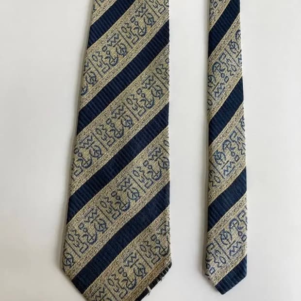 지아니발렌티노 넥타이