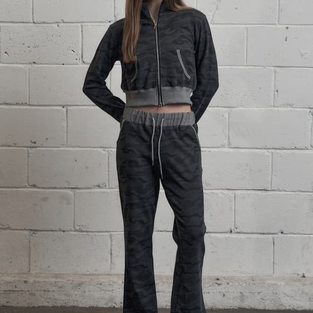 시너진 카모 부츠컷 스웻팬츠