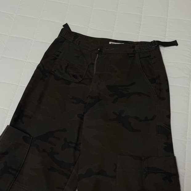 카락터 카고팬츠 카모