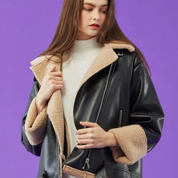 콜릿 오버핏 무스탕 플리스 자켓