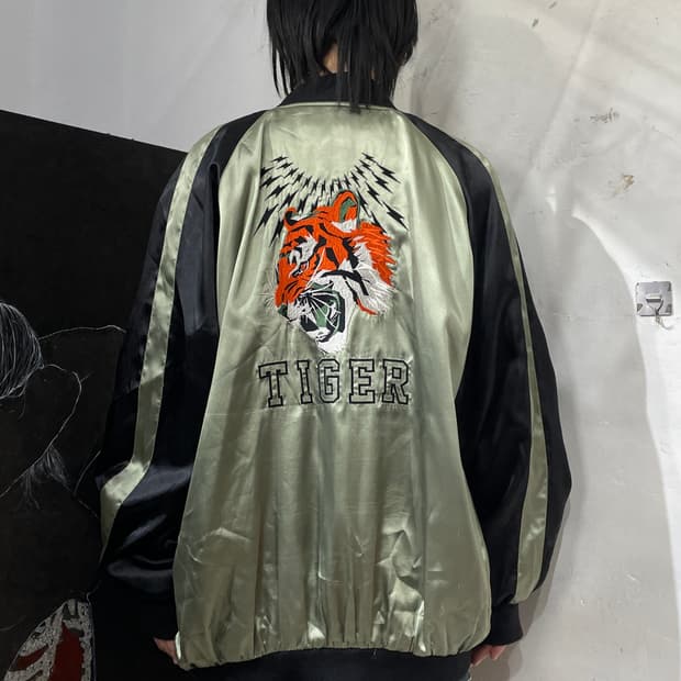 일본빈티지 사틴 호랑이 자수 스카잔 오리엔탈 스카쟌 3XL