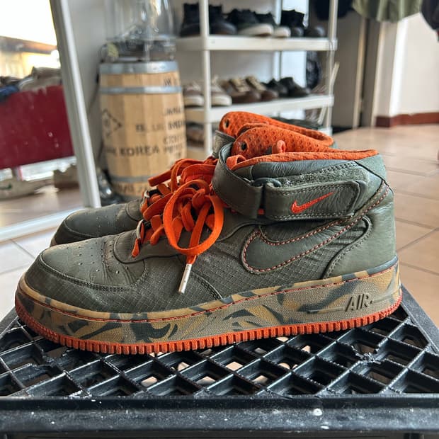 나이키 에어포스미드 오렌지 베를린