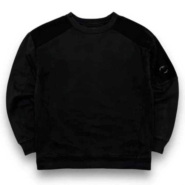 cp컴퍼니 암포켓 맨투맨 블랙