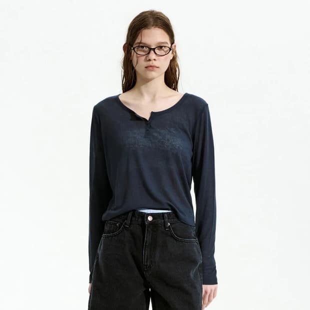 Henry Neck Sheer Long Sleeve T (CH/NV)