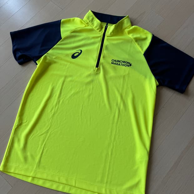 아식스 춘천 마라톤 러닝 풀코스 반업 지퍼 반팔 티셔츠 L사이즈