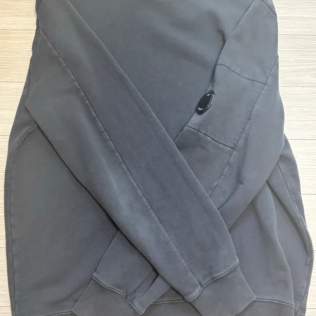 CP컴퍼니 렌즈 맨투맨 XL